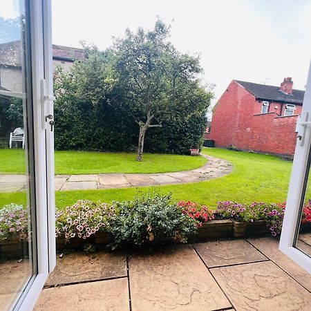 Selborne Studios Off Road Gated Parking Coventry Exterior photo
