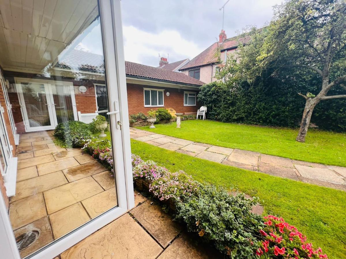 Selborne Studios Off Road Gated Parking Coventry Exterior photo